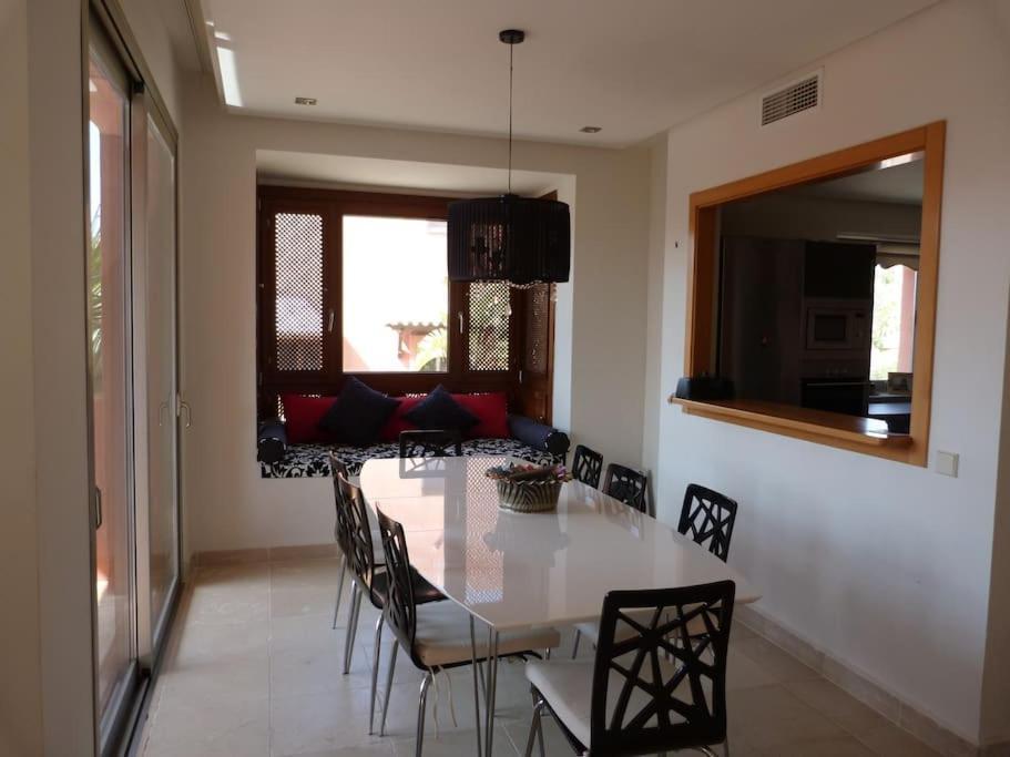הוילה מנילבה Luxurious Townhouse With Sea Views מראה חיצוני תמונה